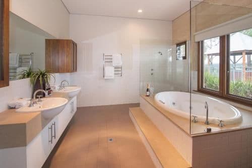 Four-Bedroom Lodge