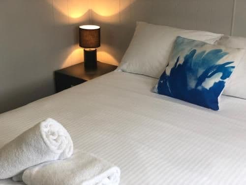 Studio Bungalow with En Suite Bathroom