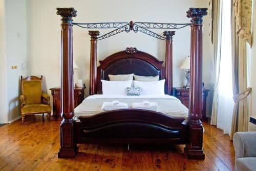 Deluxe Suite with Spa Bath