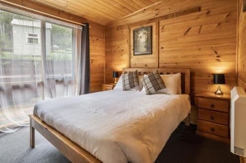 Four-Bedroom Lodge