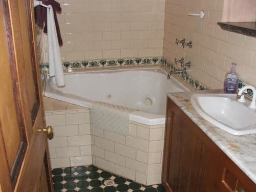 Two-Bedroom Apartment (4 guests)
