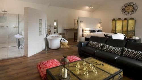 King Studio with Sofa Bed