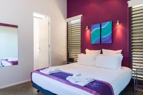 One-Bedroom Apartment with Lake View - Greenfield