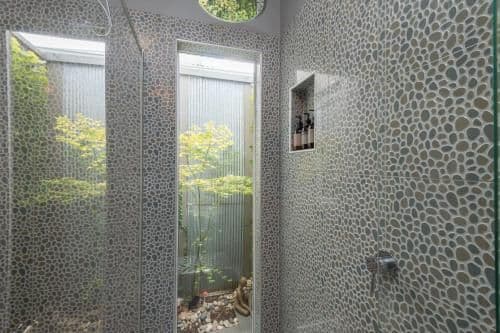 Deluxe Suite with Spa Bath - Driftwood