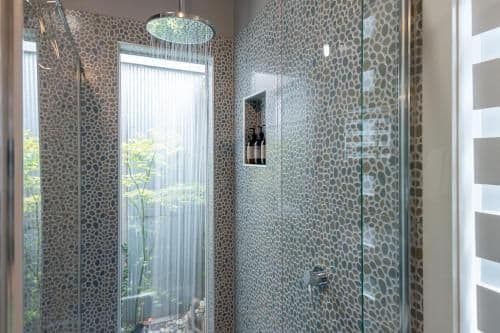 Deluxe Suite with Spa Bath - Driftwood