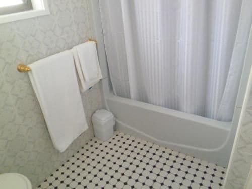 Budget Queen Room - Upstairs
