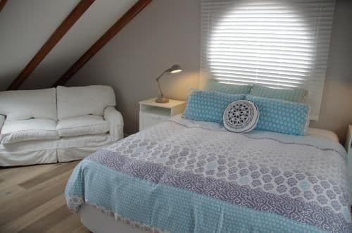 One-Bedroom Apartment with Sea View