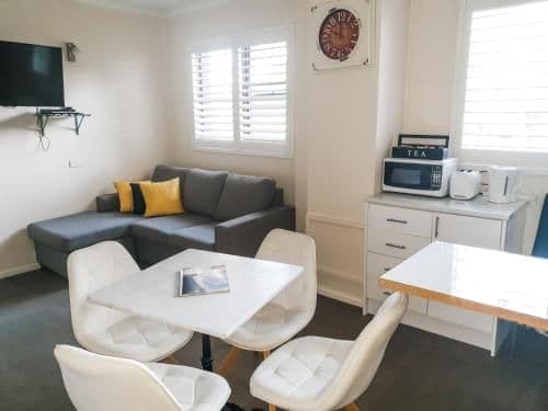 One-Bedroom Apartment with Views