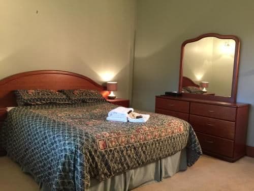 Deluxe Queen Room with Mountain View