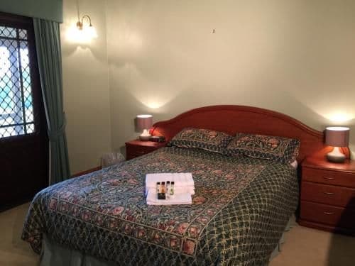 Deluxe Queen Room with Pool View