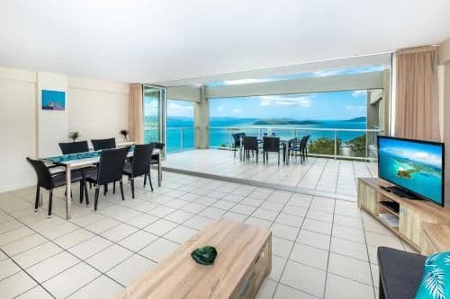 Three-Bedroom Apartment - Skiathos 3