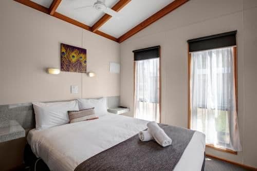 Three-Bedroom Cabin with River View