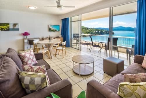 Sea View Top Floor Whitsunday Apartment E1304