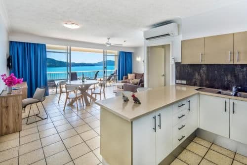 Sea View Top Floor Whitsunday Apartment E1304