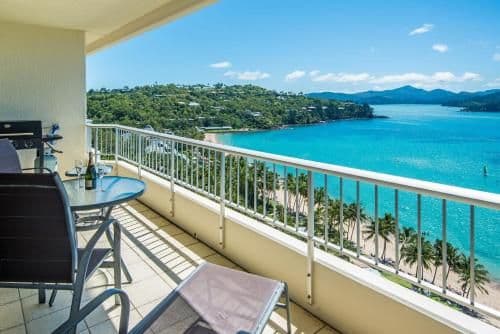 Sea View Top Floor Whitsunday Apartment E1304