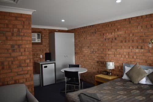 Standard Queen Room