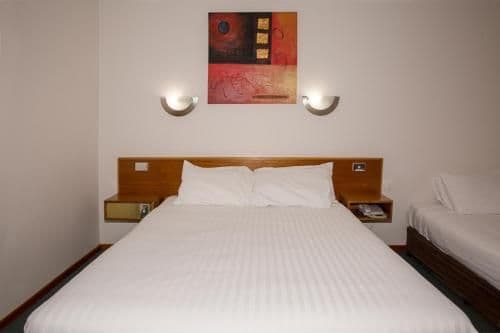 Queen Single Room