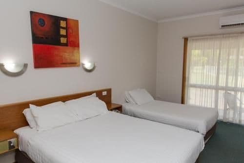 Queen Single Room