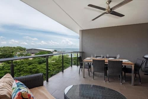 Three Bedroom Apartment with Beach View