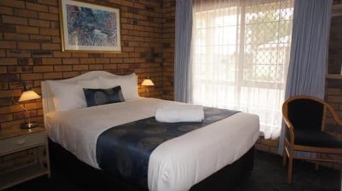 Queen Room with Pool View