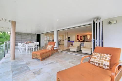 Deluxe Three-Bedroom Apartment