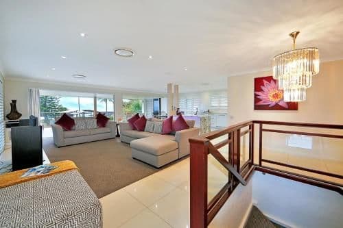Deluxe Three-Bedroom Apartment