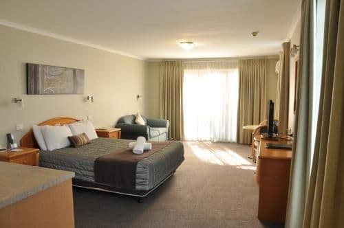 Deluxe Queen Room