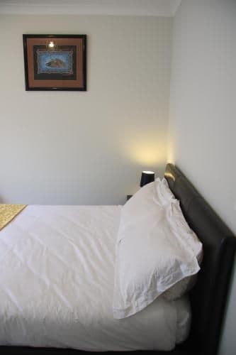 Standard Queen Room with Shared Bathroom