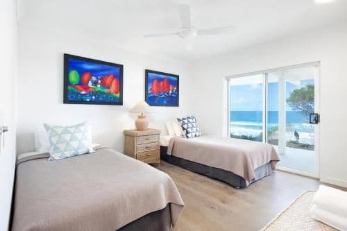 Four-Bedroom House - Beach Front