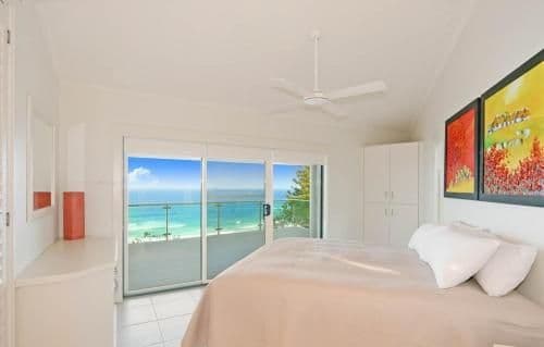 Four-Bedroom House - Beach Front
