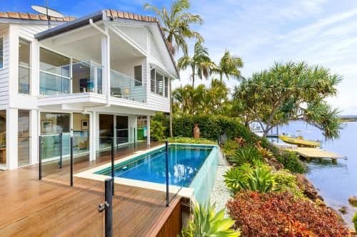 Five-Bedroom Holiday Home