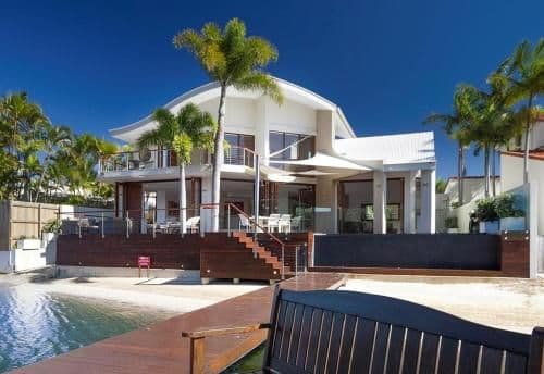 Four-Bedroom Holiday Home