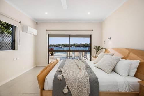 Four-Bedroom Holiday Home