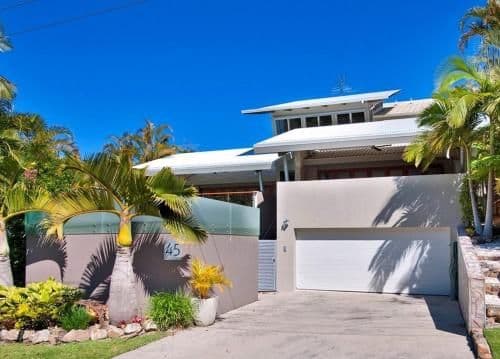Five-Bedroom Holiday Home