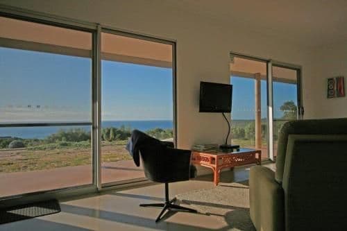 Queen Room - Short Beach