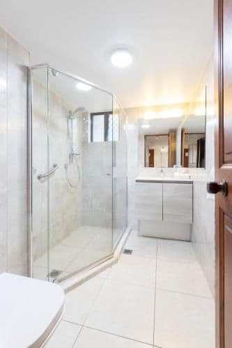 Premier One-Bedroom Apartment