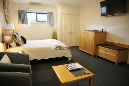 Deluxe King Room with Spa Bath