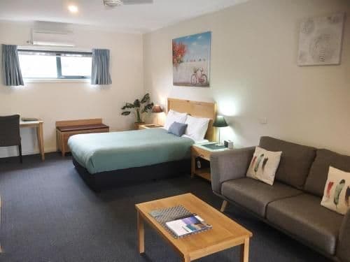 Deluxe Queen Room