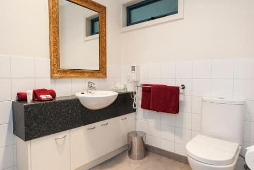 Deluxe King Room with Spa Bath