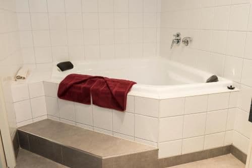 Deluxe King Room with Spa Bath