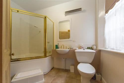 Deluxe King Room with Spa Bath