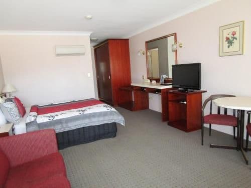 Deluxe Queen Room
