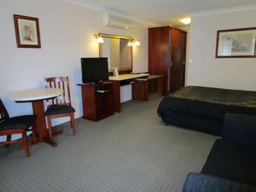 Deluxe Queen Room