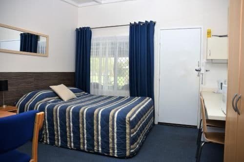 Queen Room with Kitchenette