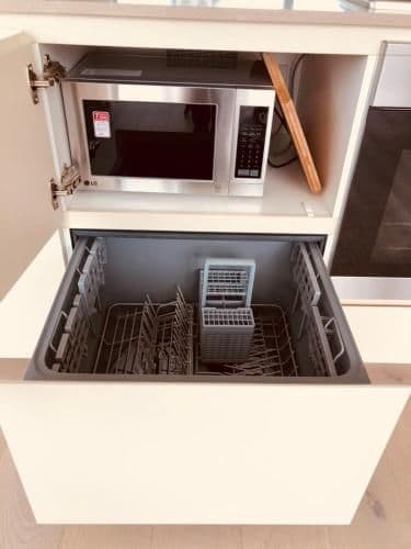 Deluxe Two-Bedroom Two Bathroom Apartment with City View
