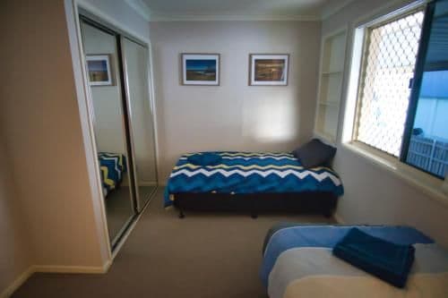 Standard Twin Room with Shared Bathroom