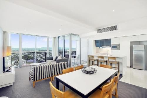 Luxury Two-Bedroom Apartment with Ocean Views