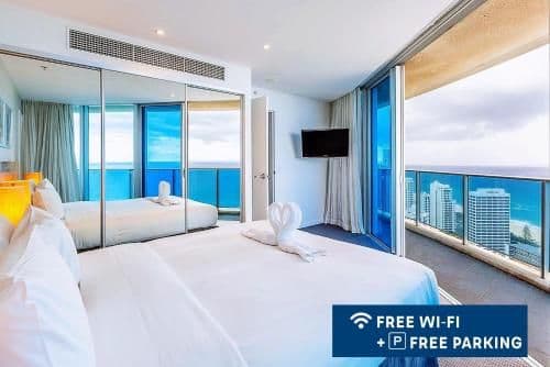 Luxury Two-Bedroom Apartment with Ocean Views