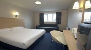 Travelodge Cardiff Queen Street Travelodge Cardiff Queen Street