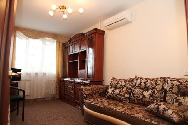 SUITE THREE BEDROOMS
